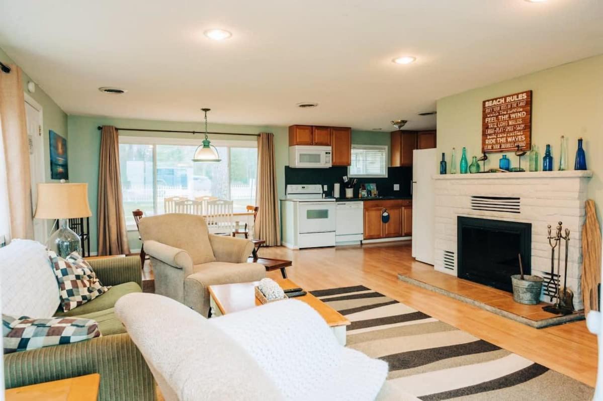 Beach Club Of Oscoda - The Lakeshore Cottage מראה חיצוני תמונה