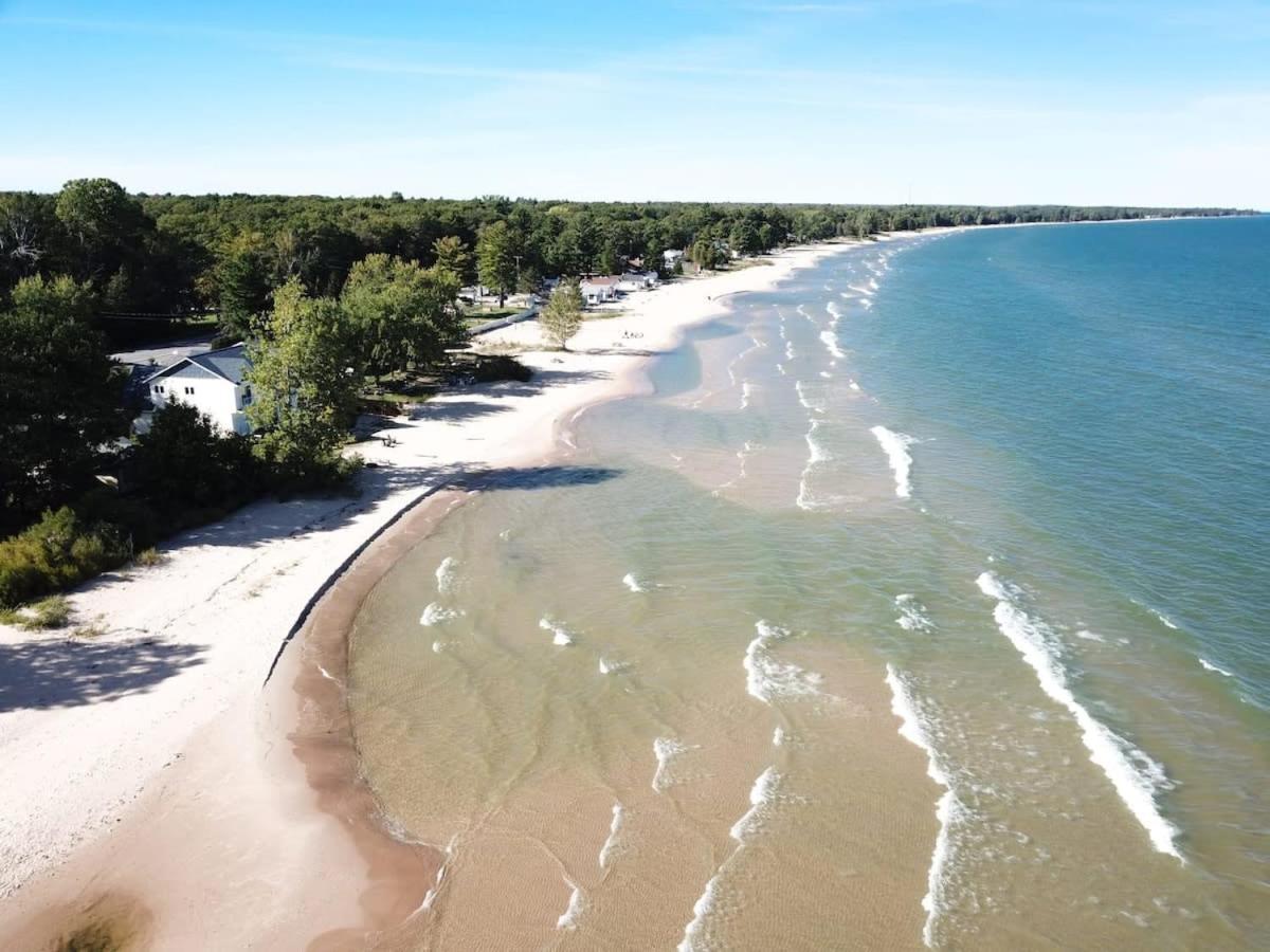Beach Club Of Oscoda - The Lakeshore Cottage מראה חיצוני תמונה